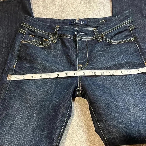 Fidelity Denim, Stevie Cut. Size 27. - Picture 8 of 9
